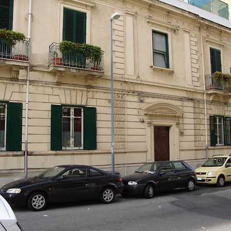 La Maison Des Livres Reggio Calabria Exterior photo