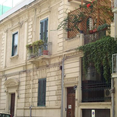 La Maison Des Livres Reggio Calabria Exterior photo